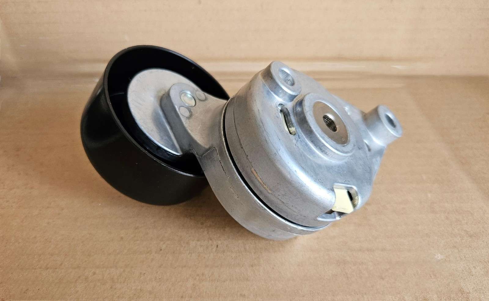 DS010118-Z32C DS010118-Z3SC DS010118-L40C1 DS010118-L40C2 DS010118-L40C3 16603-0S010 16620-0S011 16620-0S012 VKM 62025 GAT31660 LEXUS  Belt Tensioner