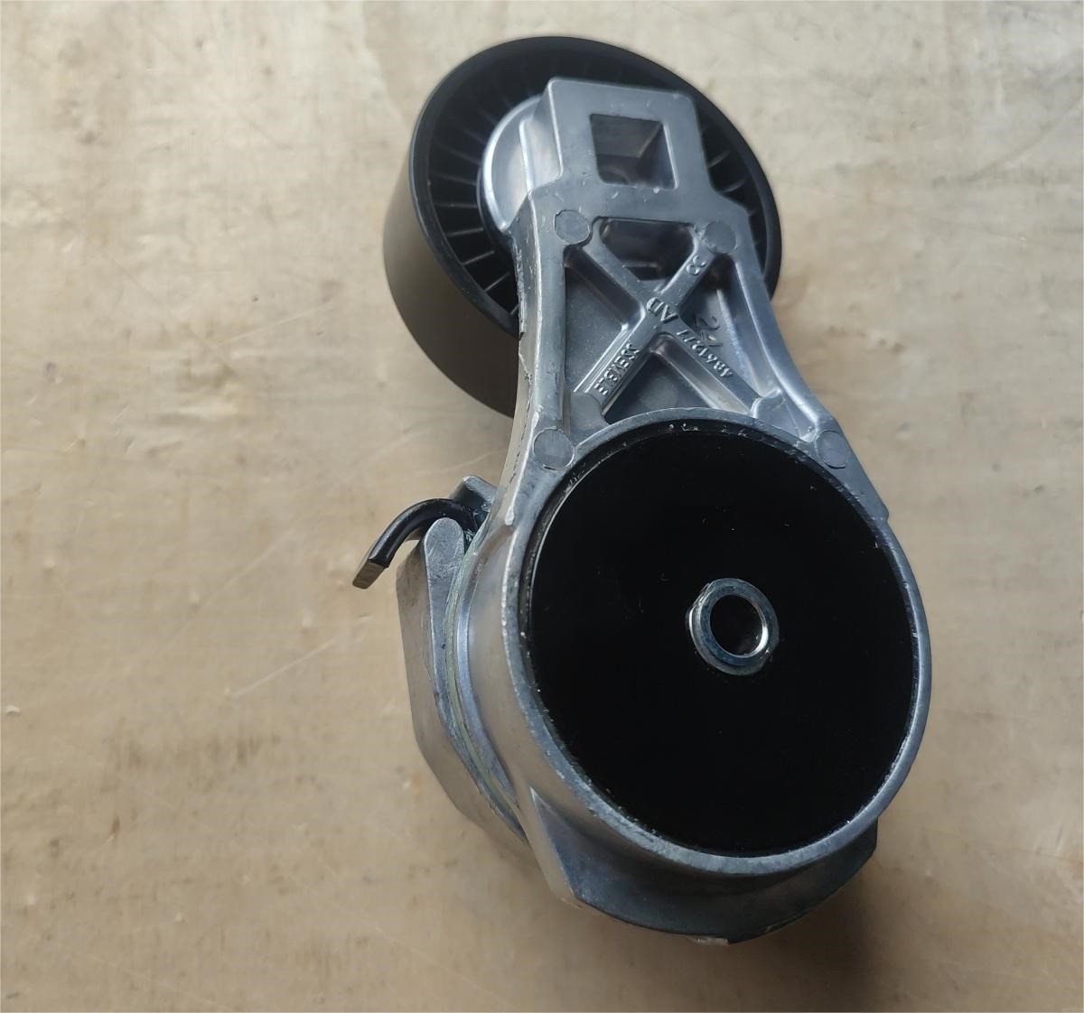 04861277AD INA：534054710 RUVILLE：58617 DAYCO：APV2486 SKF：VKM38611 GTA1222 DS010067-Z23A DS010067 INA:534054710(新款) JEEP  Belt Tensioner