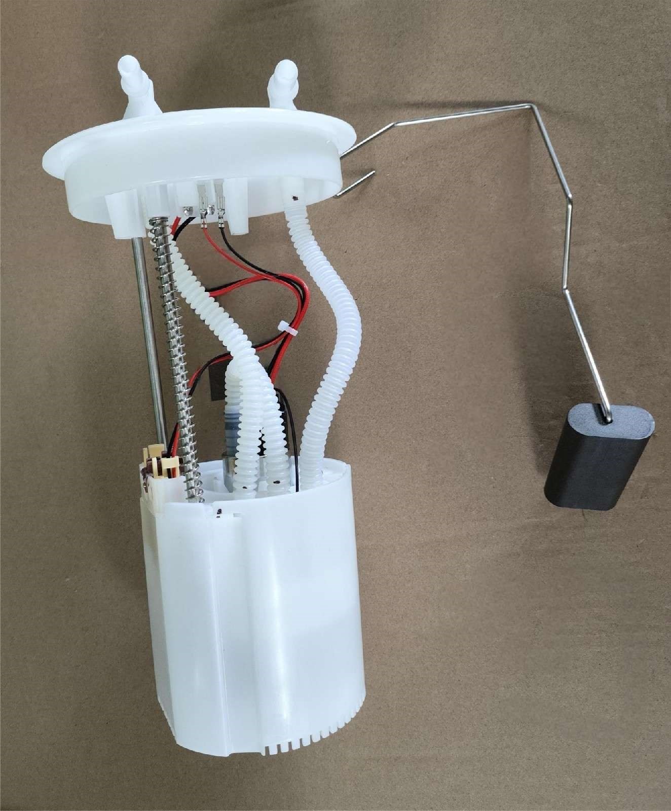 DS110174 2141449 CN15-9H307-HA 0580314568   Fuel Pump