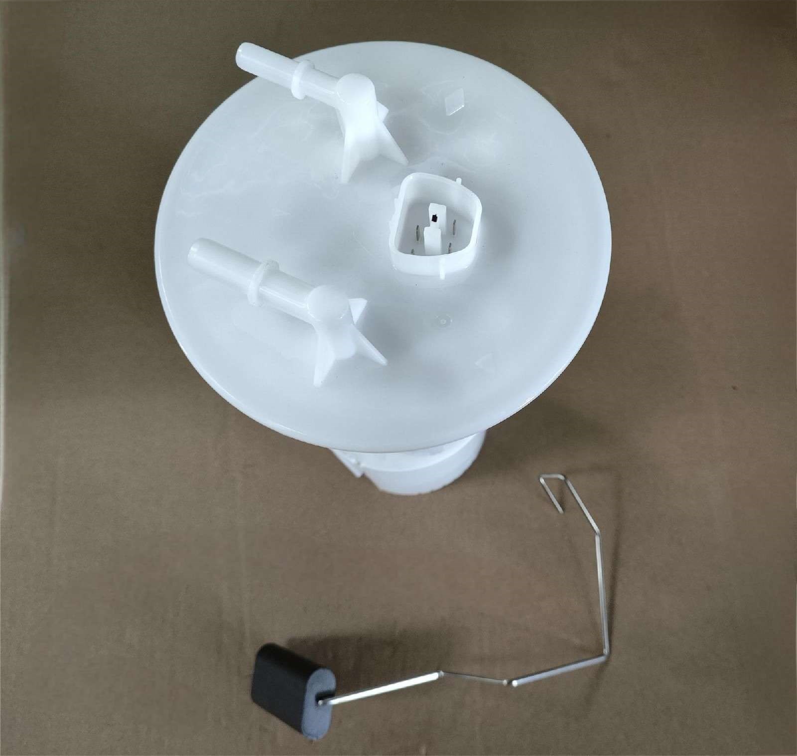 DS110174 2141449 CN15-9H307-HA 0580314568   Fuel Pump