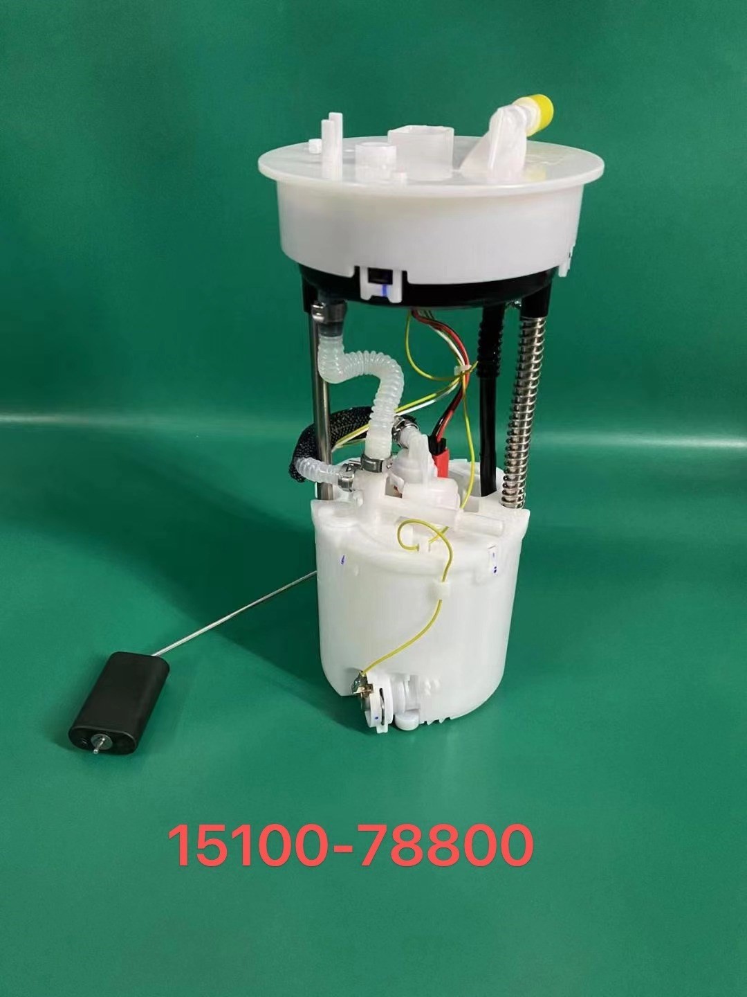 DS110229 15100-78800   Fuel Pump