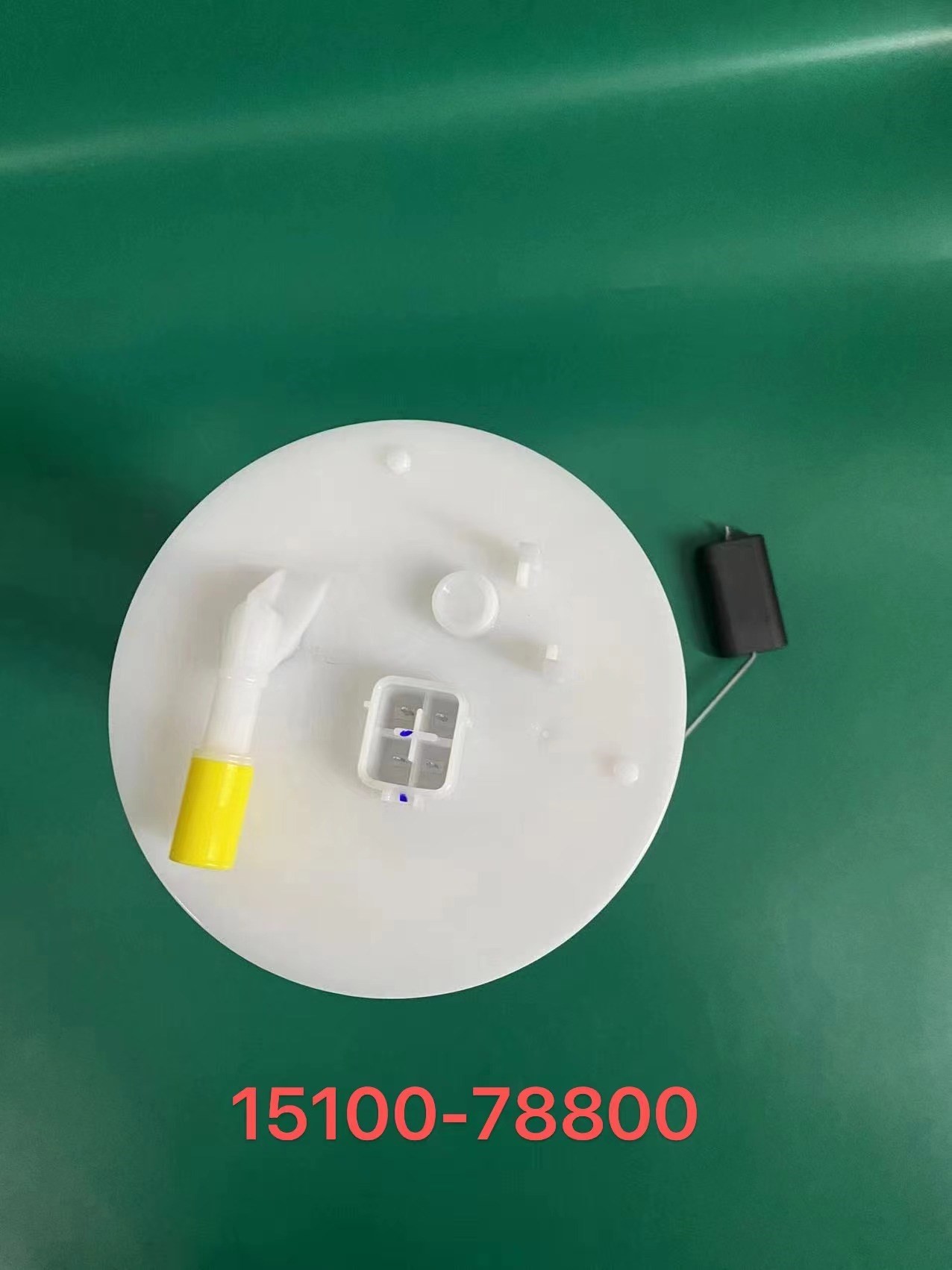 DS110229 15100-78800   Fuel Pump